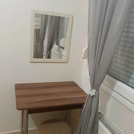 Tassos * نيا ميشانيونا