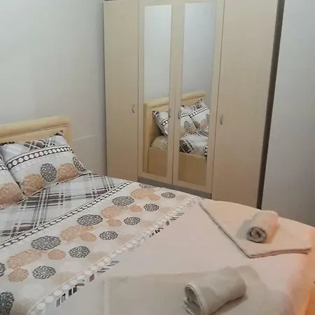 Tassos 아파트 네아 미카니오나